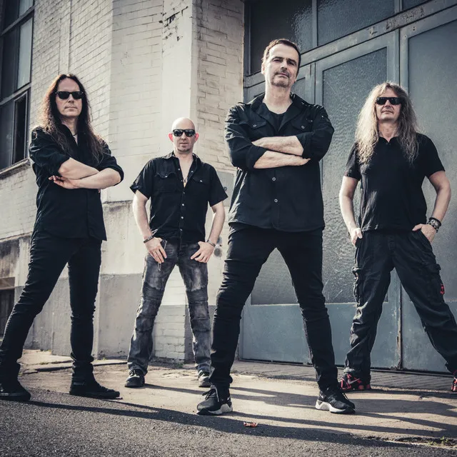 BLIND GUARDIAN share holiday single