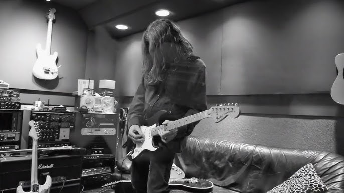 JOE HOLMES (ozzy Osbourne) release new single