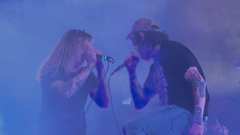 UNDEROATH joined by original vocalist