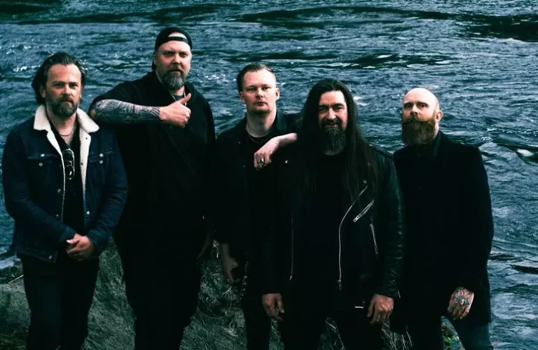 IN THE WOODS premiere new single and music video