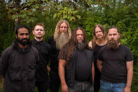 SVARTSOT sign new deal