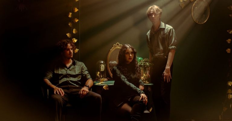 REVERYA deliver new single and music video