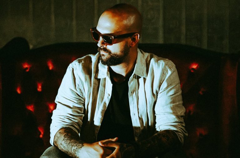 SIFYN offer new single and music video